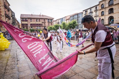 Lunes de Bailas por la mañana, último día de San Juan 2023 en Soria.