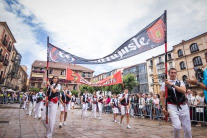 Lunes de Bailas por la mañana, último día de San Juan 2023 en Soria.