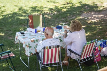 Los sorianos combaten el calor con helados, en el río o en las fuentes de la ciudad.