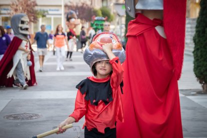 Los cabezudos por las calles de Soria.