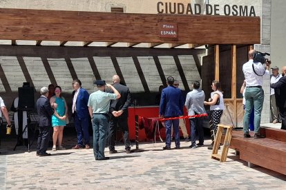Inauguración de la nueva plaza en Osma