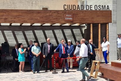Inauguración de la nueva plaza en Osma