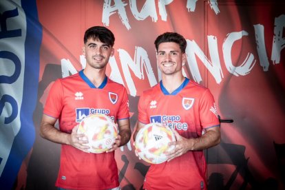 Asier Grande y David Alfonso en la presentación como flamantes fichajes del CD Numancia.