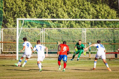 El CD Numancia empata en Quintana contra el Deportivo Aragón