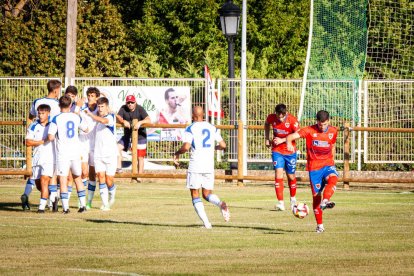 El CD Numancia empata en Quintana contra el Deportivo Aragón