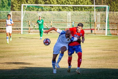 El CD Numancia empata en Quintana contra el Deportivo Aragón