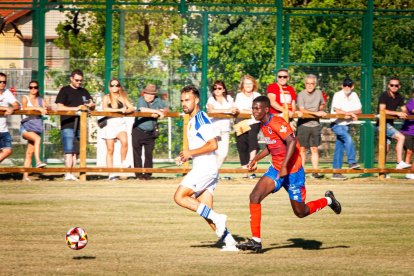El CD Numancia empata en Quintana contra el Deportivo Aragón