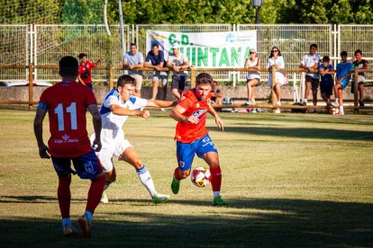El CD Numancia empata en Quintana contra el Deportivo Aragón
