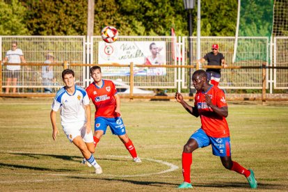 El CD Numancia empata en Quintana contra el Deportivo Aragón