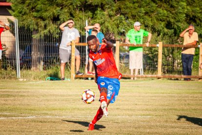 El CD Numancia empata en Quintana contra el Deportivo Aragón