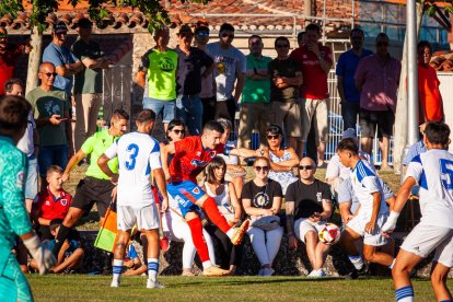El CD Numancia empata en Quintana contra el Deportivo Aragón