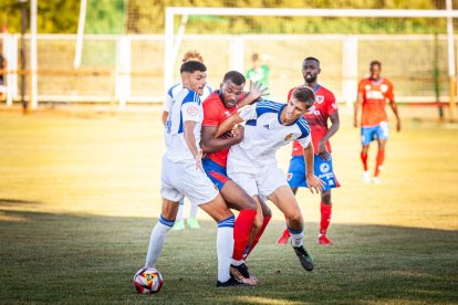 El CD Numancia empata en Quintana contra el Deportivo Aragón