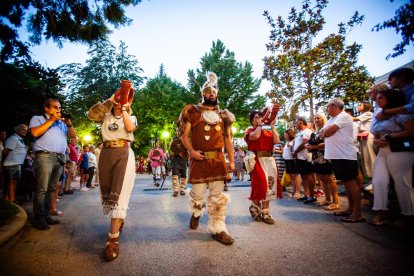 Los celtíberos y los romanos desfilaron por el centro de la capital
