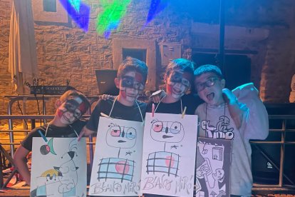 Vecinos y visitantes se han volcado en las actividades de la asociación La Peseta y El Rosco.