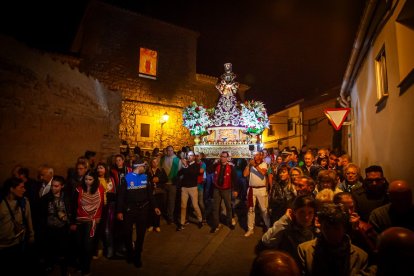 Almazán vibró acompañando al Nazareno
