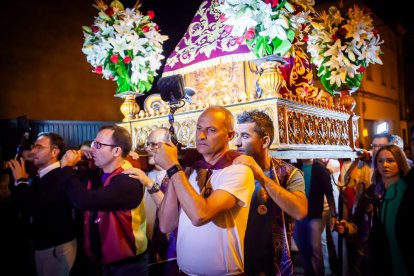 Almazán vibró acompañando al Nazareno