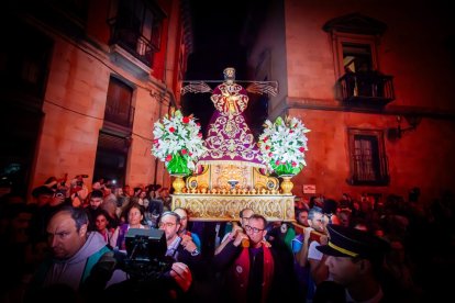 Almazán vibró acompañando al Nazareno