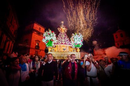 Almazán vibró acompañando al Nazareno