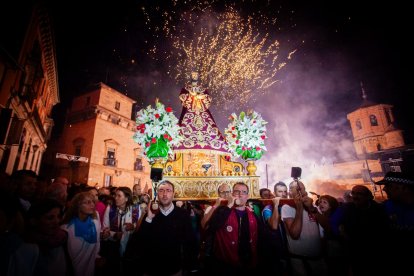 Almazán vibró acompañando al Nazareno