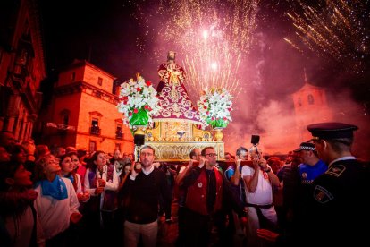 Almazán vibró acompañando al Nazareno