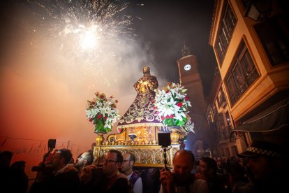 Almazán vibró acompañando al Nazareno