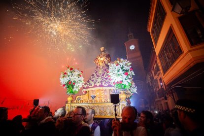 Almazán vibró acompañando al Nazareno
