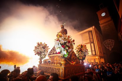 Almazán vibró acompañando al Nazareno