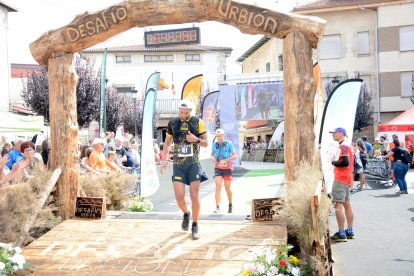 La Desafío Urbión llenó Covaleda de Atletismo de alto nivel.