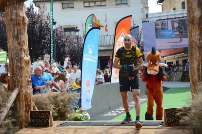 La Desafío Urbión llenó Covaleda de Atletismo de alto nivel.