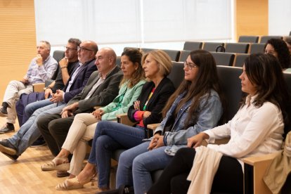 Público asistente a la charla del presidente de la Sociedad de Neurociencia.