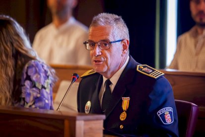 Entrega de distinciones a los agentes municipales