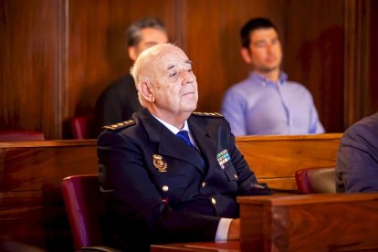 Entrega de distinciones a los agentes municipales