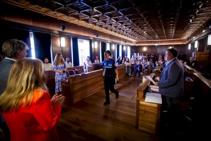 Entrega de distinciones a los agentes municipales