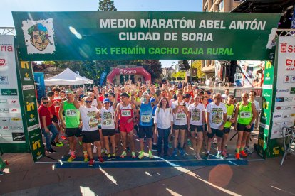 Tarde de atletismo con cerca de un millar de corredores