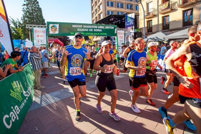 Tarde de atletismo con cerca de un millar de corredores