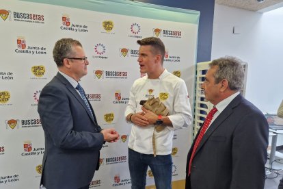 El chef cántabro (pero burgalés de adopción y profesión) Miguel Cobo ha 'apadrinado' la pesentación.
