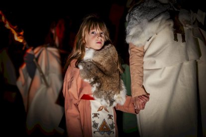Participantes en el desfile por las calles de Garray