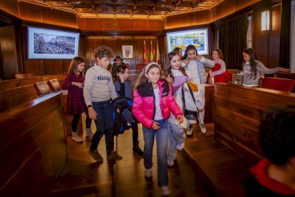 Los pequeños conocieron de primera mano como se trabaja en un pleno