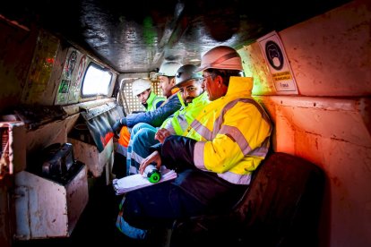Un equipo de 12 personas perfora los 5 km junto con la tuneladora Saturia