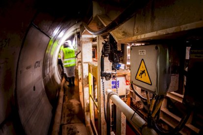 Un equipo de 12 personas perfora los 5 km junto con la tuneladora Saturia