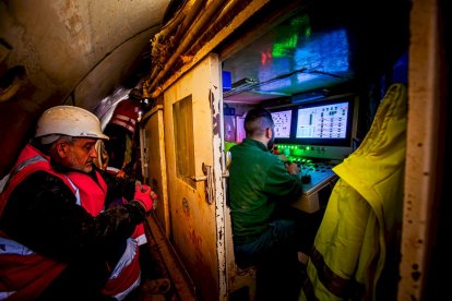 Un equipo de 12 personas perfora los 5 km junto con la tuneladora Saturia