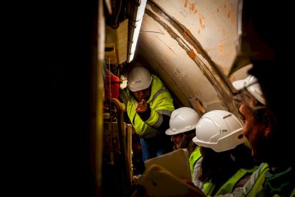 Un equipo de 12 personas perfora los 5 km junto con la tuneladora Saturia