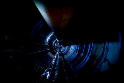 Un equipo de 12 personas perfora los 5 km junto con la tuneladora Saturia