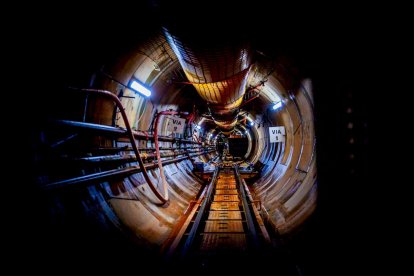 Un equipo de 12 personas perfora los 5 km junto con la tuneladora Saturia