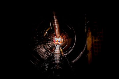 Un equipo de 12 personas perfora los 5 km junto con la tuneladora Saturia