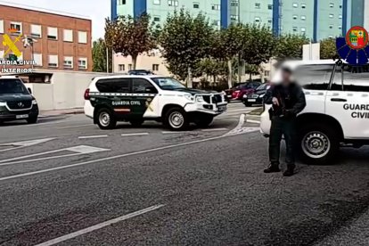 Operación policial contra una banda que supuestamente robó en viviendas.
