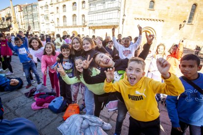 El día de los derechos de la infancia se celebra con una acción solidaria