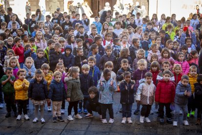 El día de los derechos de la infancia se celebra con una acción solidaria