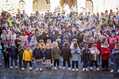 El día de los derechos de la infancia se celebra con una acción solidaria