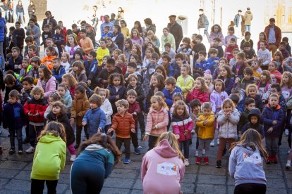 El día de los derechos de la infancia se celebra con una acción solidaria